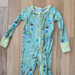 Little Sleepies zippy size 6-12m, good condition